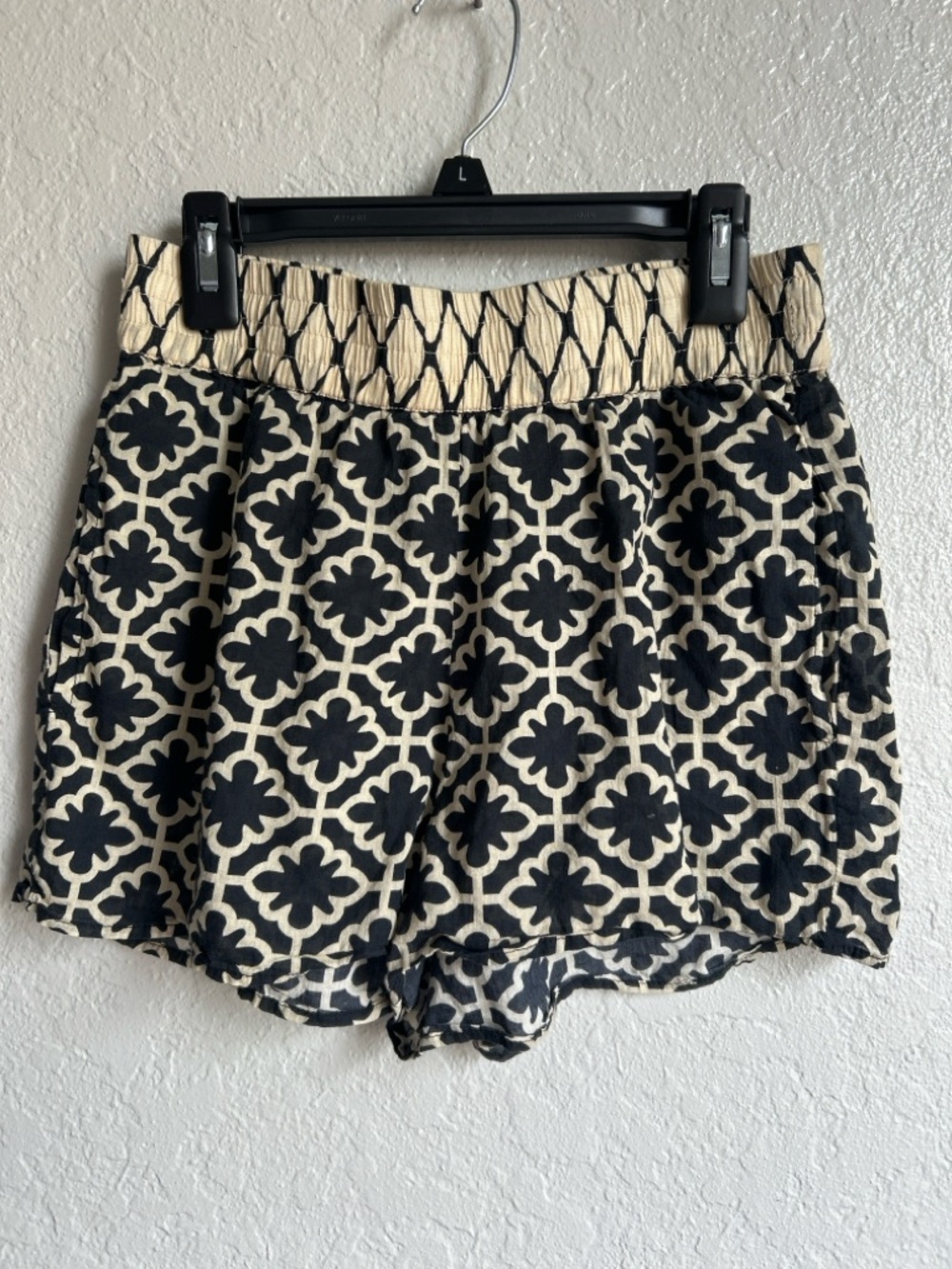 Haute Hippie Printed Smocked Waist Shorts XS Black Cream Boho